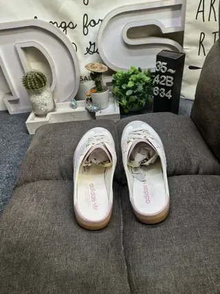 Adidas Samba ऑफ-व्हाइट पिंक बुनी पट्टी बैकलेस म्यूल लोफर्स 8