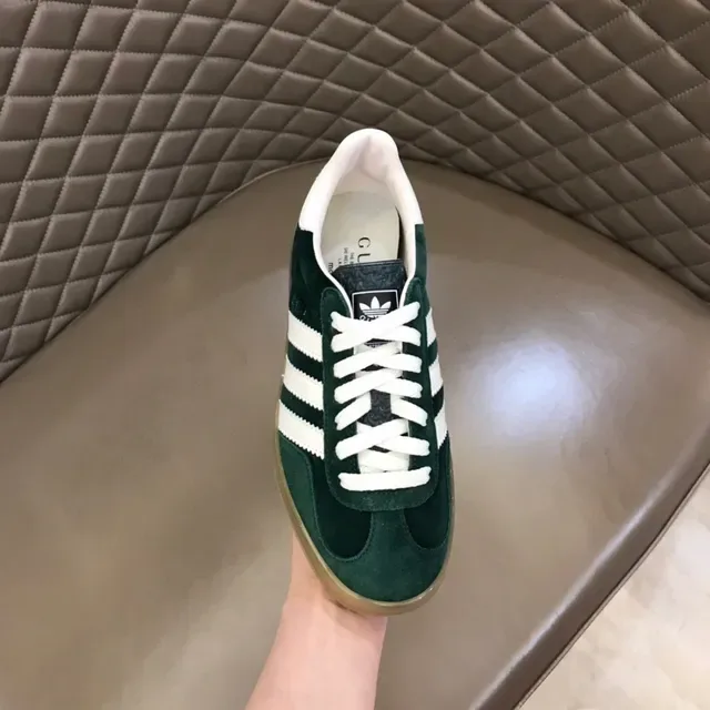 Adidas Samba OG Green and White Lifestyle Sneakers 4
