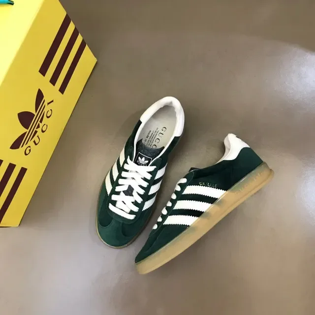 Adidas Samba OG Green and White Lifestyle Sneakers 8