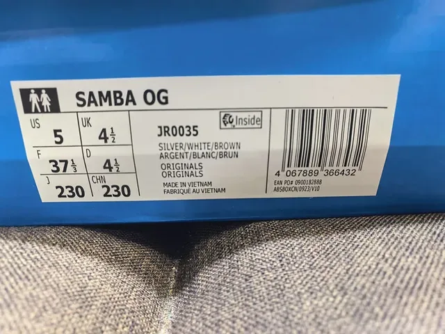 Adidas Sneakers Lifestyle Argent Blanc Métallique Supérieur avec Trois Bandes 2