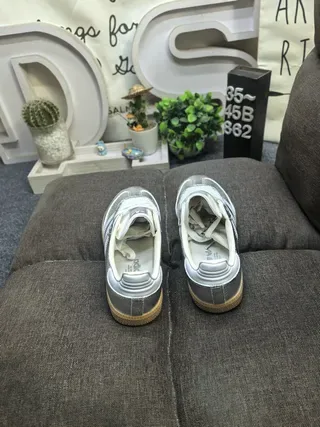 Adidas Sneakers Lifestyle Argent Blanc Métallique Supérieur avec Trois Bandes 8