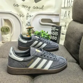 Adidas Spezial ग्रे और ऑफ-व्हाइट सूड लाइफस्टाइल स्नीकर