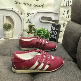 Adidas Spezial लाल सफेद Velcro स्ट्रैप क्लोज़र तीन साइड स्ट्राइप्स लाइफस्टाइल स्नीकर