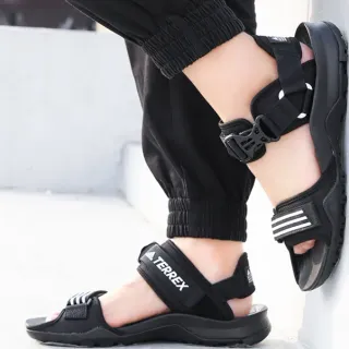 Adidas Terrex 黑白 可调节扣带 粗糙防滑底 休闲凉鞋