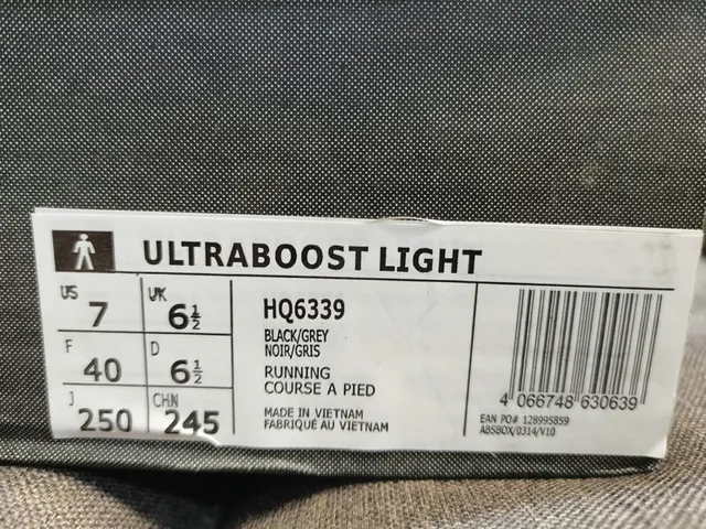 Adidas Ultraboost chaussures de course noires blanches jaunes néon 2