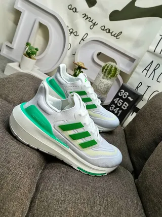 Adidas Ultraboost chaussures de course noires blanches jaunes néon 18