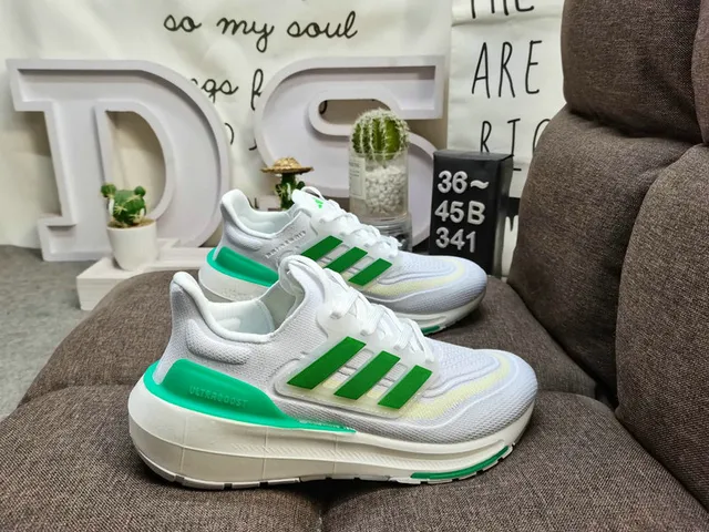 Adidas Ultraboost chaussures de course noires blanches jaunes néon 20
