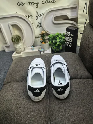 Adidas Branco Preto Sem Cadarços Cinto Velcro Acolchoado Couro Superior Sapatos de Futebol Indoor 8