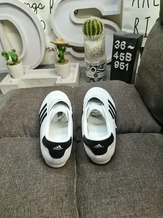 Adidas White Black Laceless Velcro Strap Quilted Toe Box Lifestyle Sneakers 8