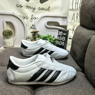 Adidas White Black Laceless Velcro Strap Quilted Toe Cap Indoor Soccer Shoes
