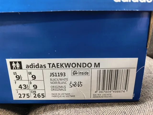 Adidas Chaussures de football intérieur blanches noires sans lacets sangle velcro capuchon orteil matelassé 2