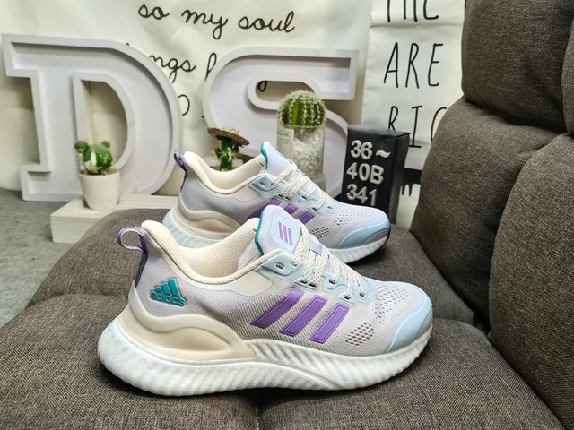 Adidas White Blue Breathable Mesh Upper Sculpted Midsole Lifestyle Sneakers 11