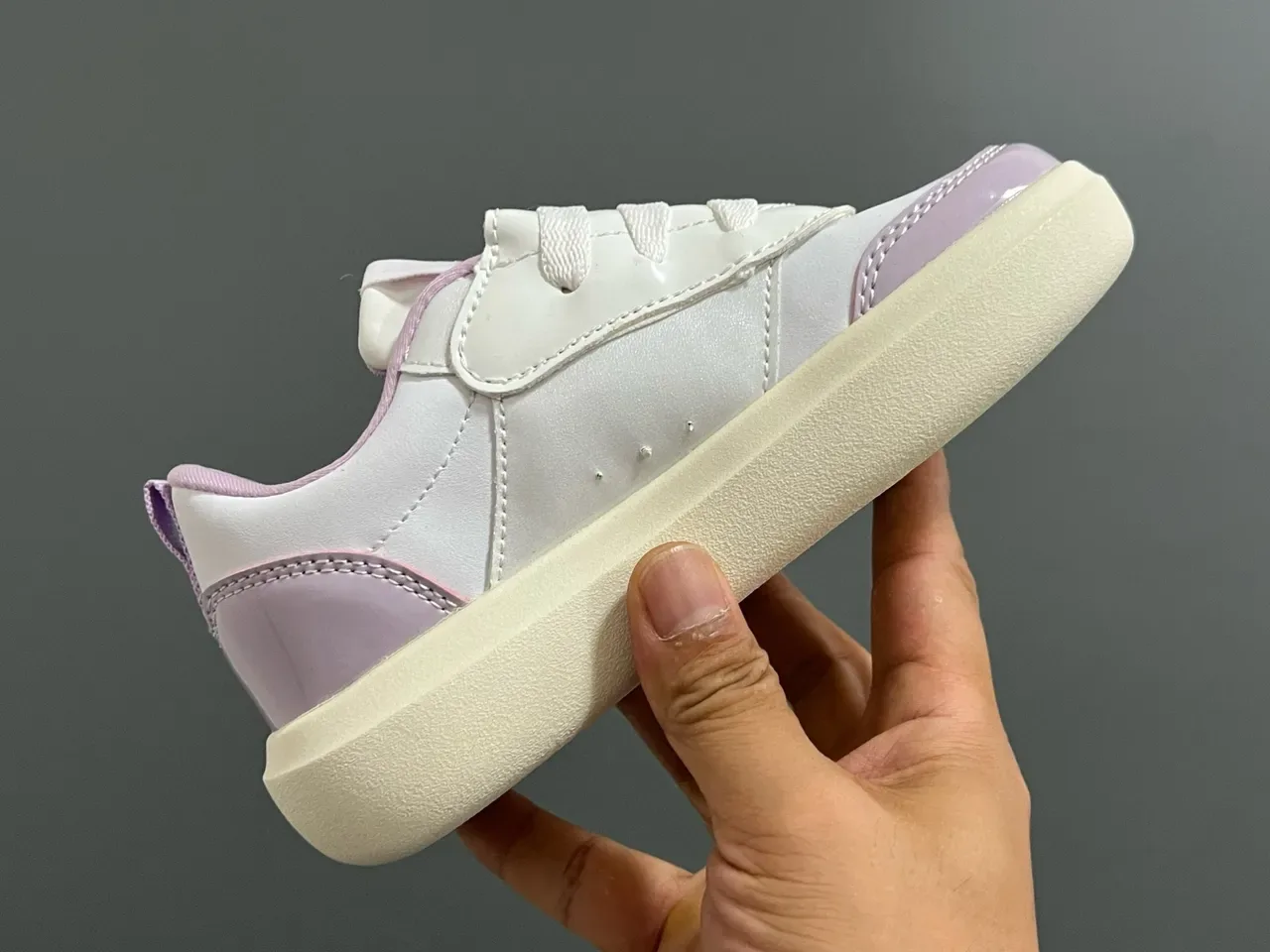 Adidas White Blue Low-Top Velcro Strap Lifestyle Sneakers 11