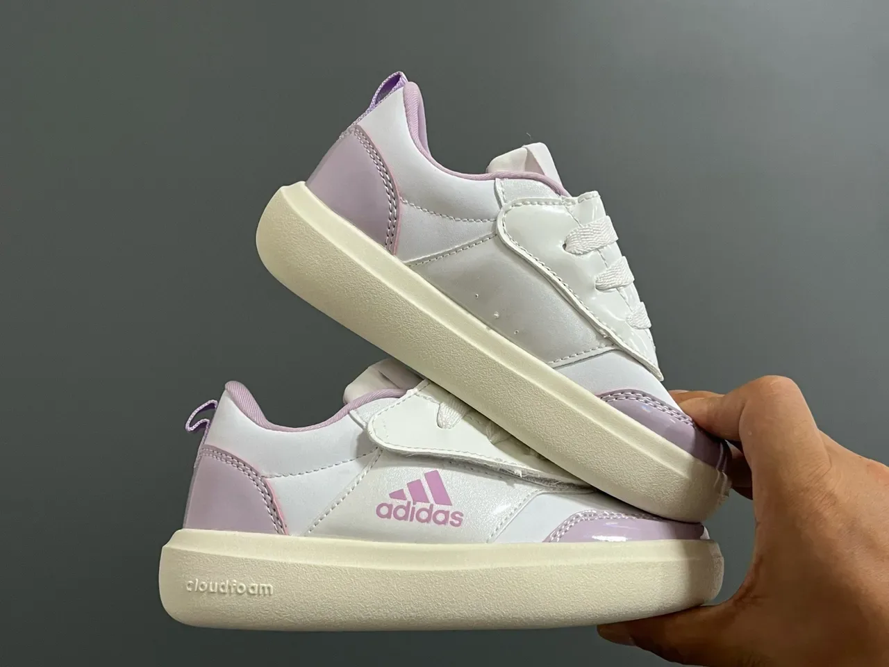 Adidas White Blue Low-Top Velcro Strap Lifestyle Sneakers 12
