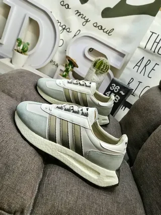 Adidas White Gray Retro Runner Silhouette Three-Stripe Side Panel Lifestyle Sneakers 7