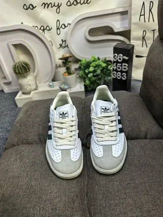 Adidas White Green Low-Top Perforated Toe Lifestyle Sneakers 10