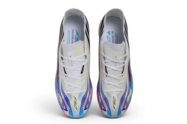 Adidas Blancs Multicolores Basses Supérieure Synthétique Recouvrement Graphique Vibrant Chaussures de Football Turf 2