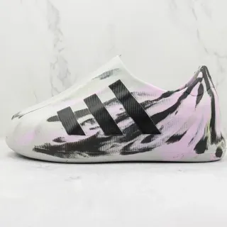 Adidas सफेद गुलाबी लेसहीन स्लिप-ऑन रिब्ड निट अपर लाइफस्टाइल स्नीकर्स