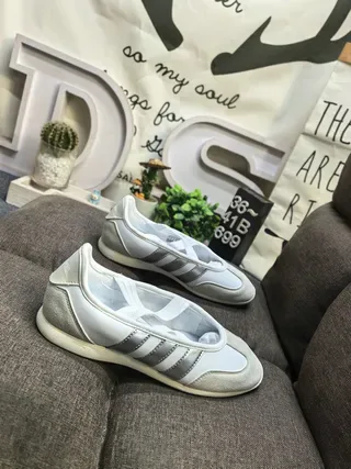 Adidas White Silver Low-Top Lace-Up Lifestyle Sneakers 9