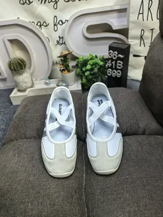 Adidas White Silver Low-Top Lace-Up Lifestyle Sneakers 10