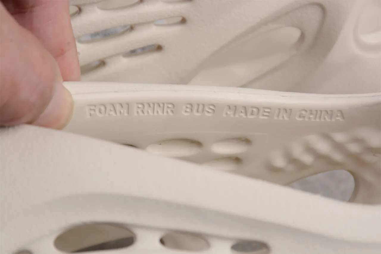 Adidas Yeezy Foam Runner Off-White Lifestyle Sneaker 4