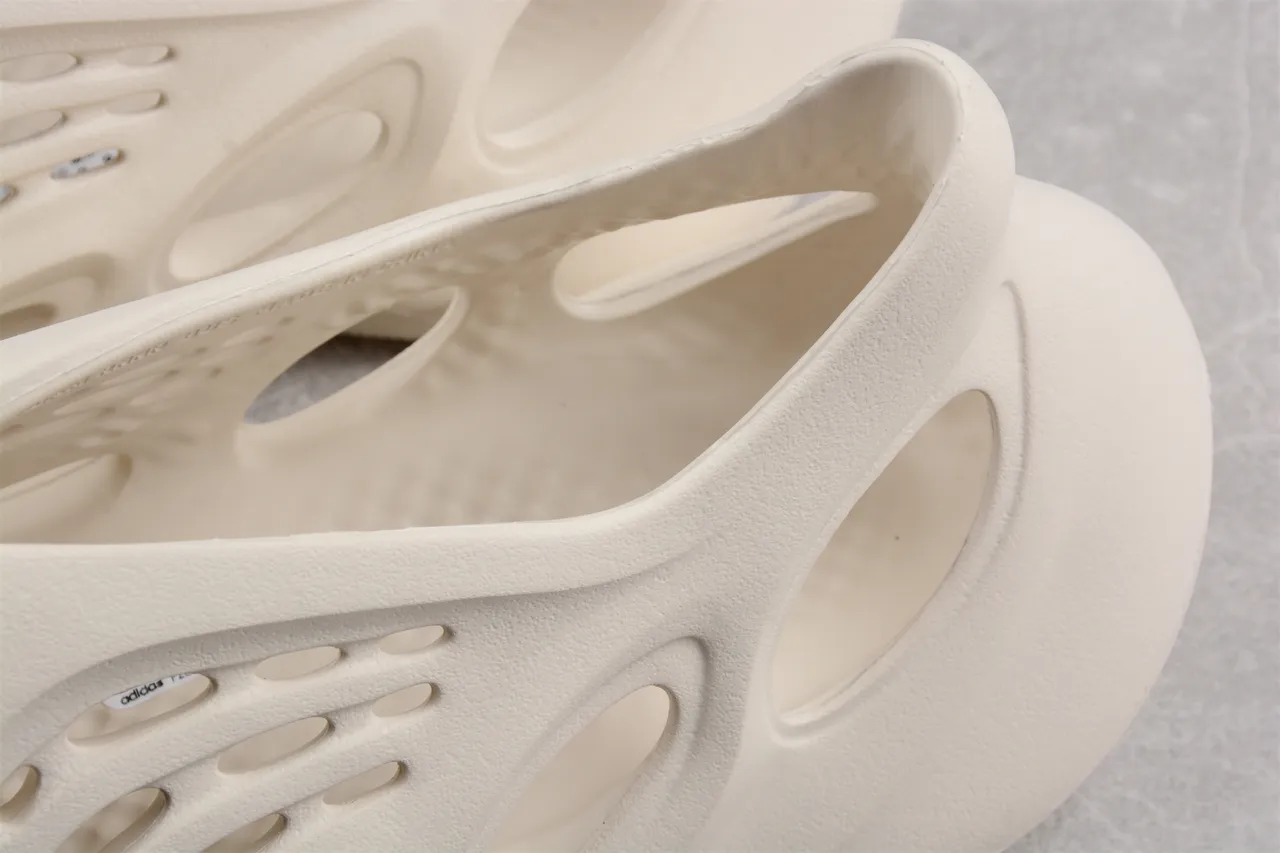 Adidas Yeezy Foam Runner Off-White Lifestyle Sneaker 5