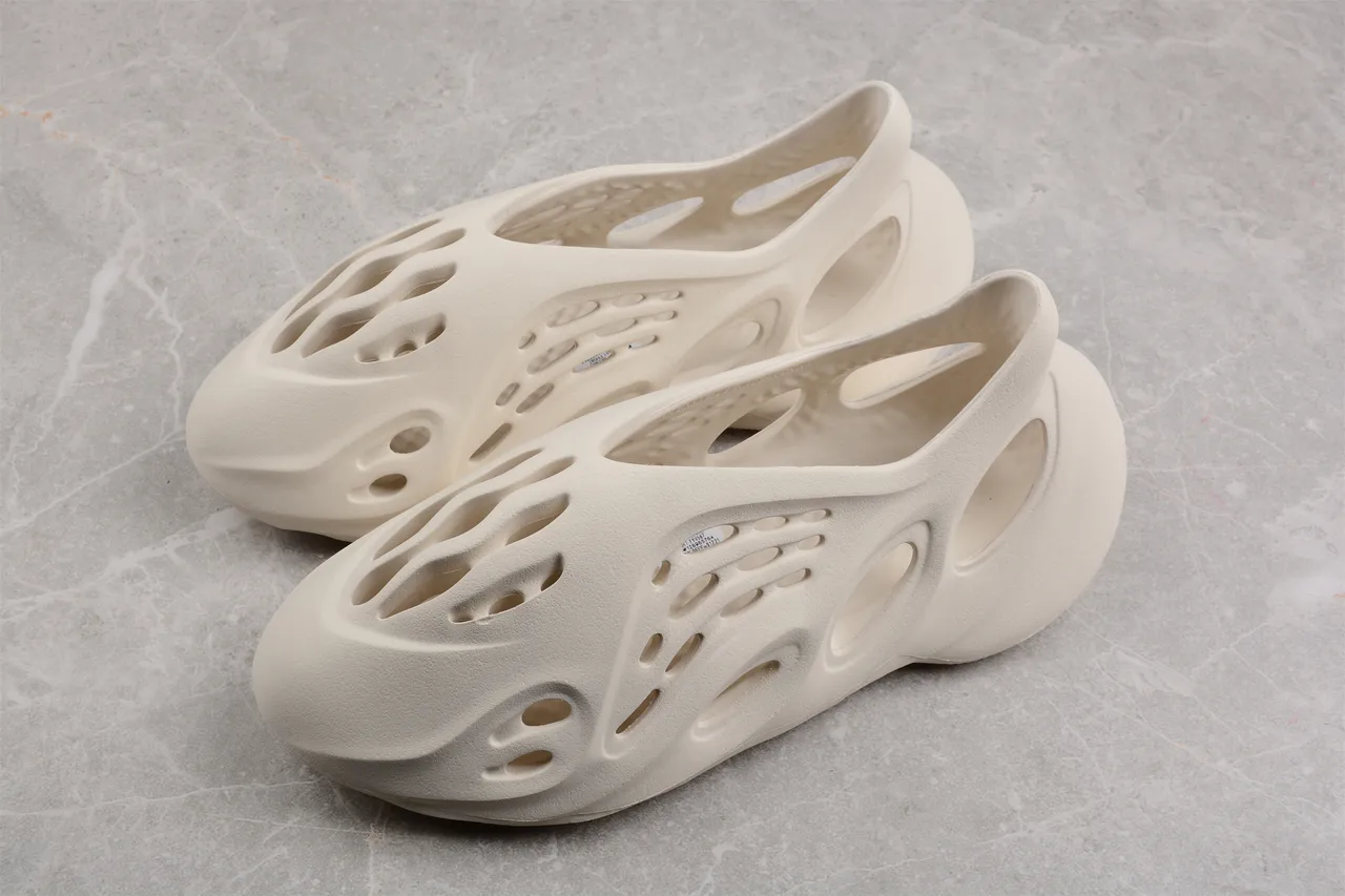 Adidas Yeezy Foam Runner Off-White Lifestyle Sneaker 8