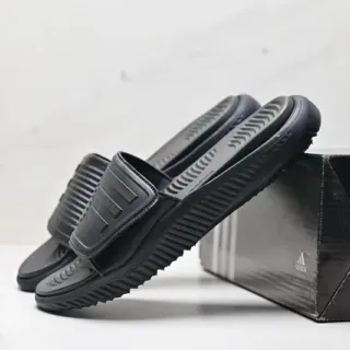 Adidas Yeezy Slide काले मोल्डेड चप्पल