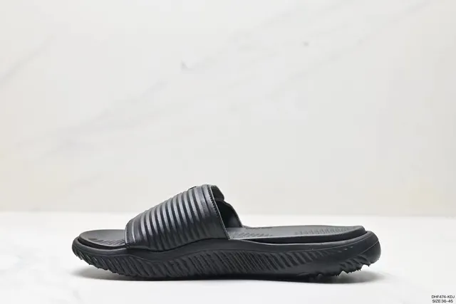 Adidas Yeezy Slide Black Molded Slipper 4
