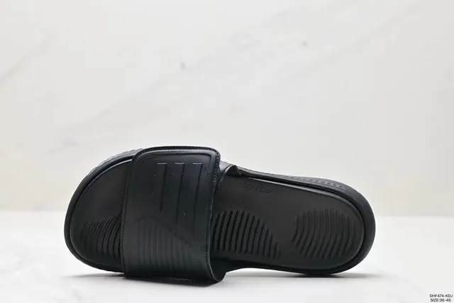 Adidas Yeezy Slide Black Molded Slipper 5