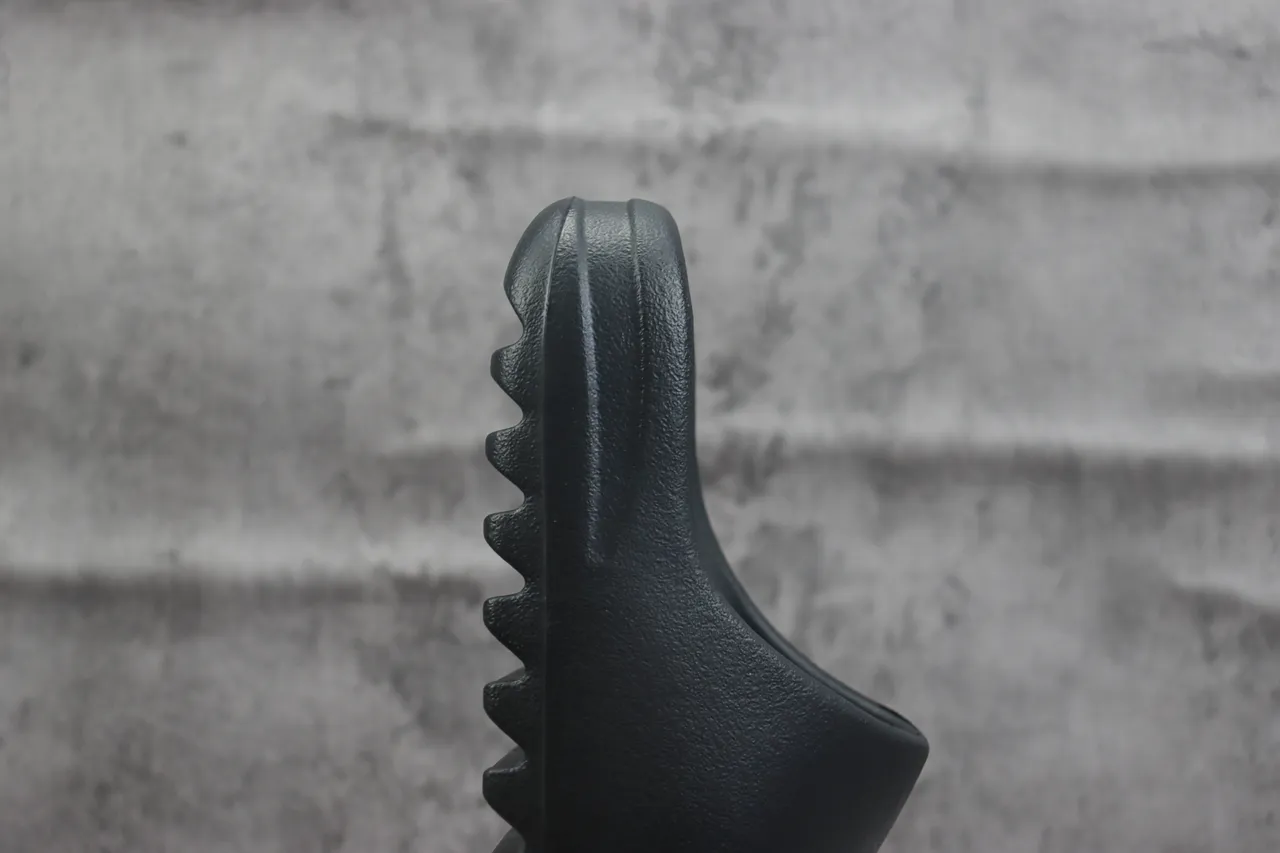 Adidas Yeezy Slide Charbon Monocrome Claquettes 4