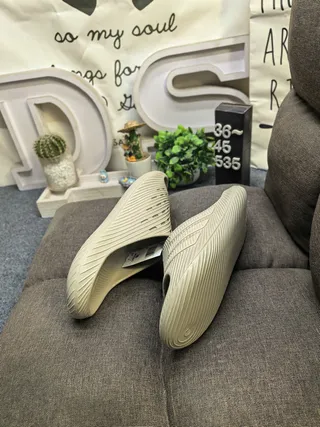 Adidas Yeezy Slide White Black Slippers 5