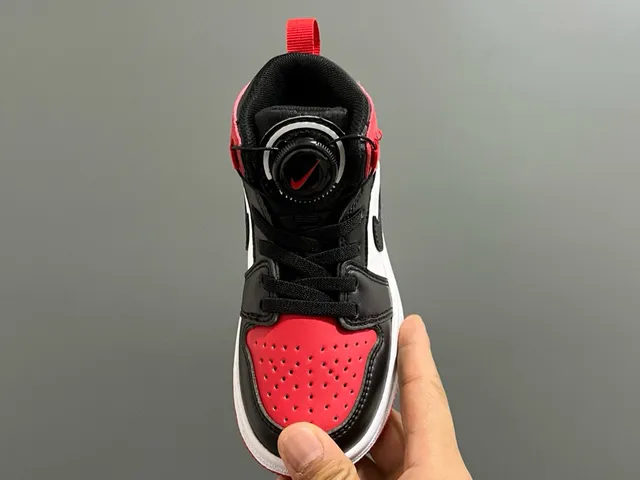 Air Jordan 1 Black White High-Top Leather Upper Basketball Shoes 18