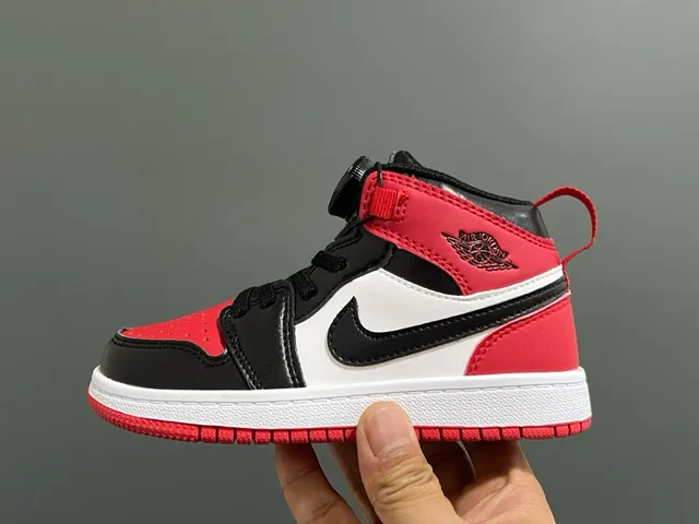 Air Jordan 1 Black White High-Top Leather Upper Basketball Shoes 22