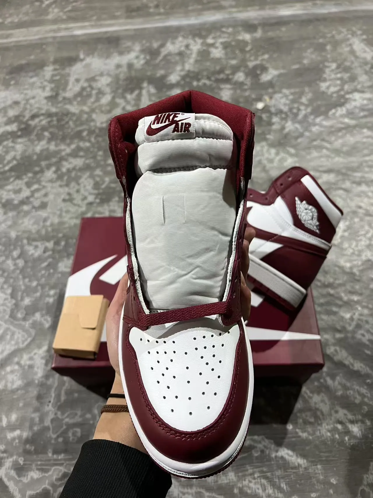 Air Jordan 1 Burgundy and White Leather Basketball Shoes 3