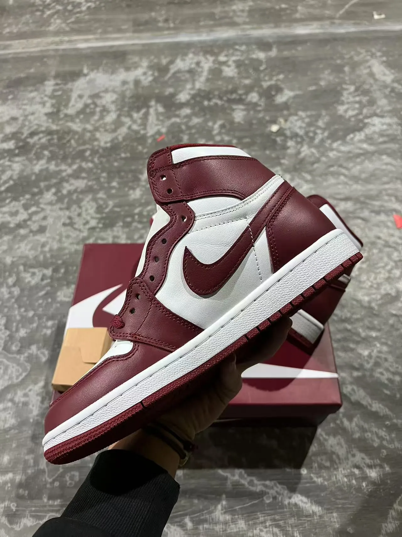Air Jordan 1 Burgundy and White Leather Basketball Shoes 5