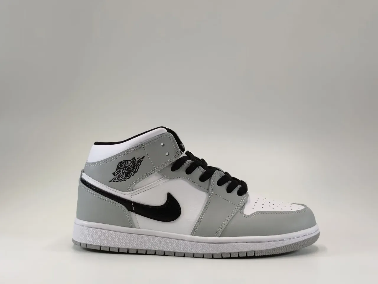 Air Jordan 1 Gris Noir Haut Cuir Supérieur Chaussures de Basketball 2