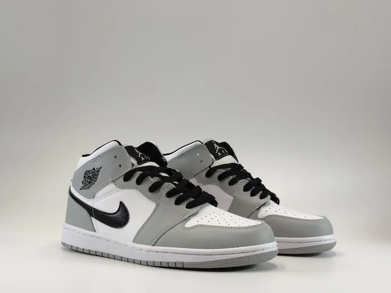 Air Jordan 1 Gris Noir Haut Cuir Supérieur Chaussures de Basketball 6