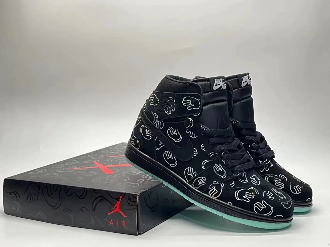Air Jordan 1 High Black White Hand Motif Translucent Mint Basketball Shoes 2