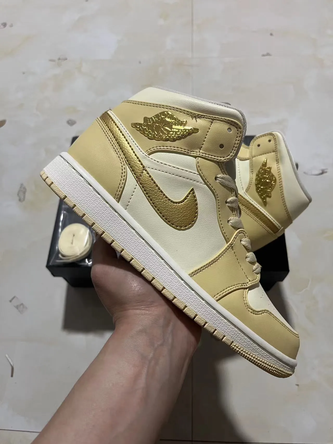 Air Jordan 1 High Metallic Gold Cream Basketball Shoes 8