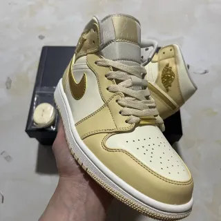 Air Jordan 1 High Metallic Gold Cream Basketball Shoes