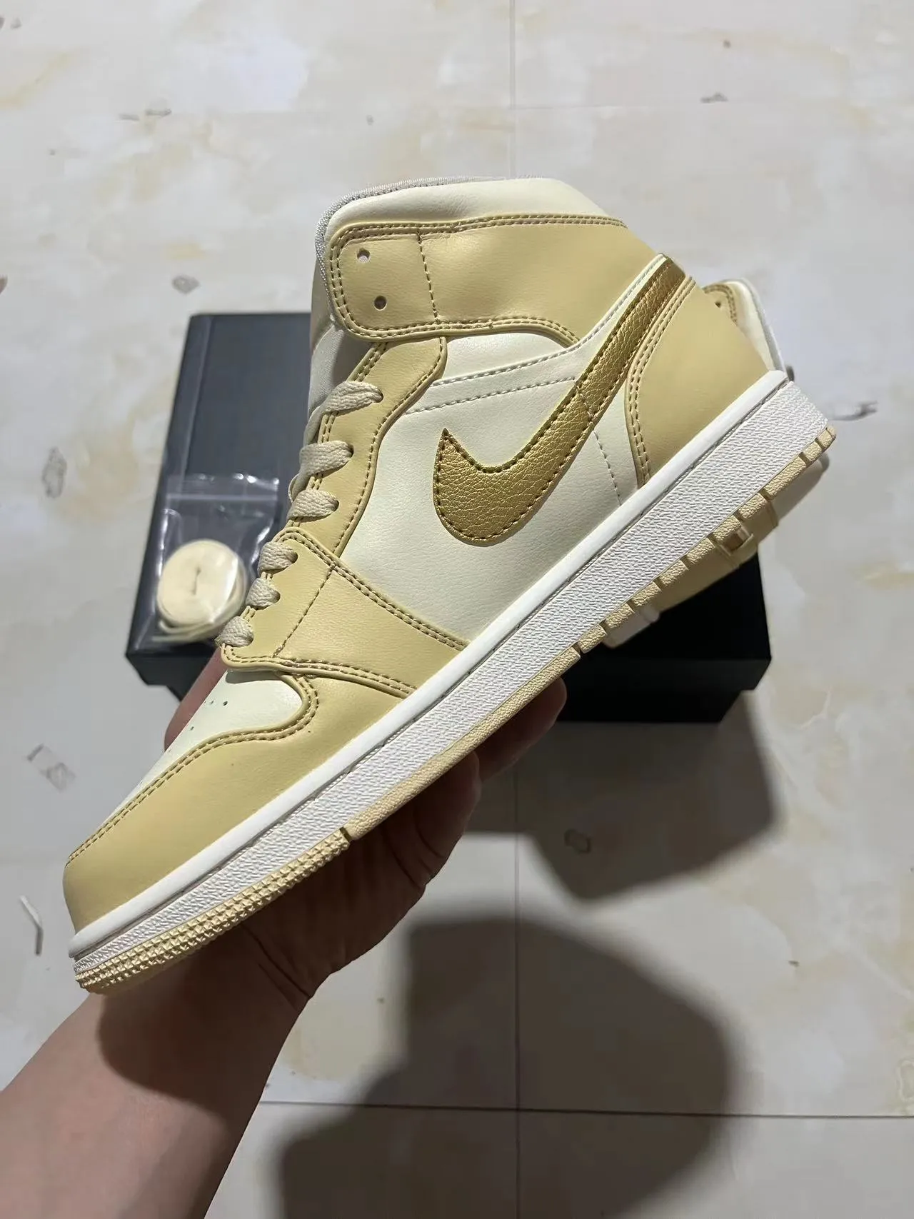 Air Jordan 1 High Metallic Gold Cream Basketball Shoes 4