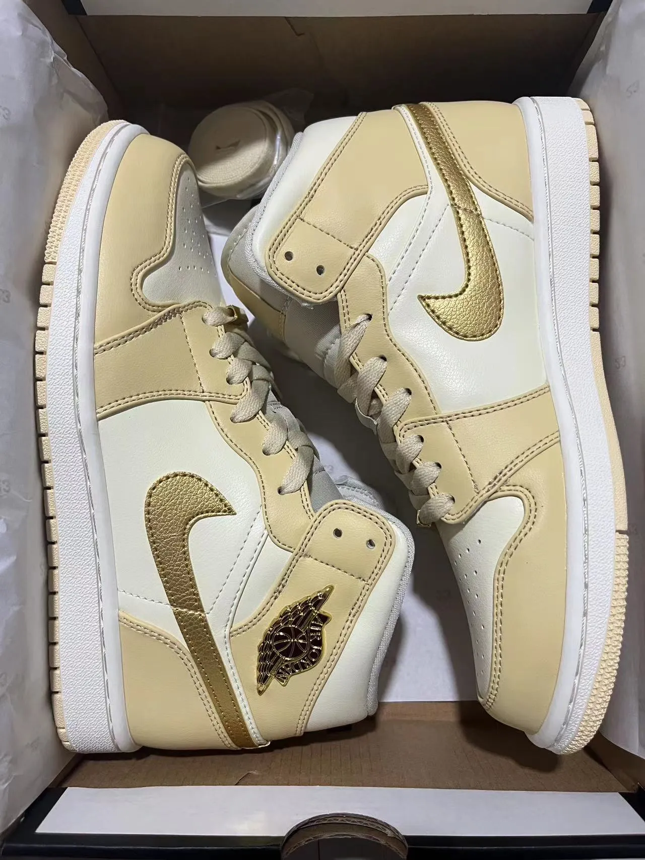 Air Jordan 1 High Metallic Gold Cream Basketball Shoes 7