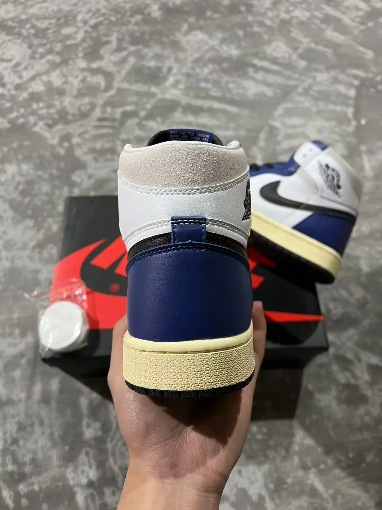 Air Jordan 1 High Royal Blue White Black Basketball Shoes 8
