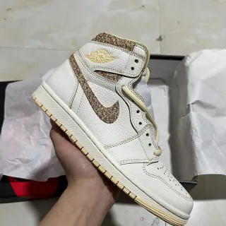 Air Jordan 1 High White Gold Glitter Basketball Shoes