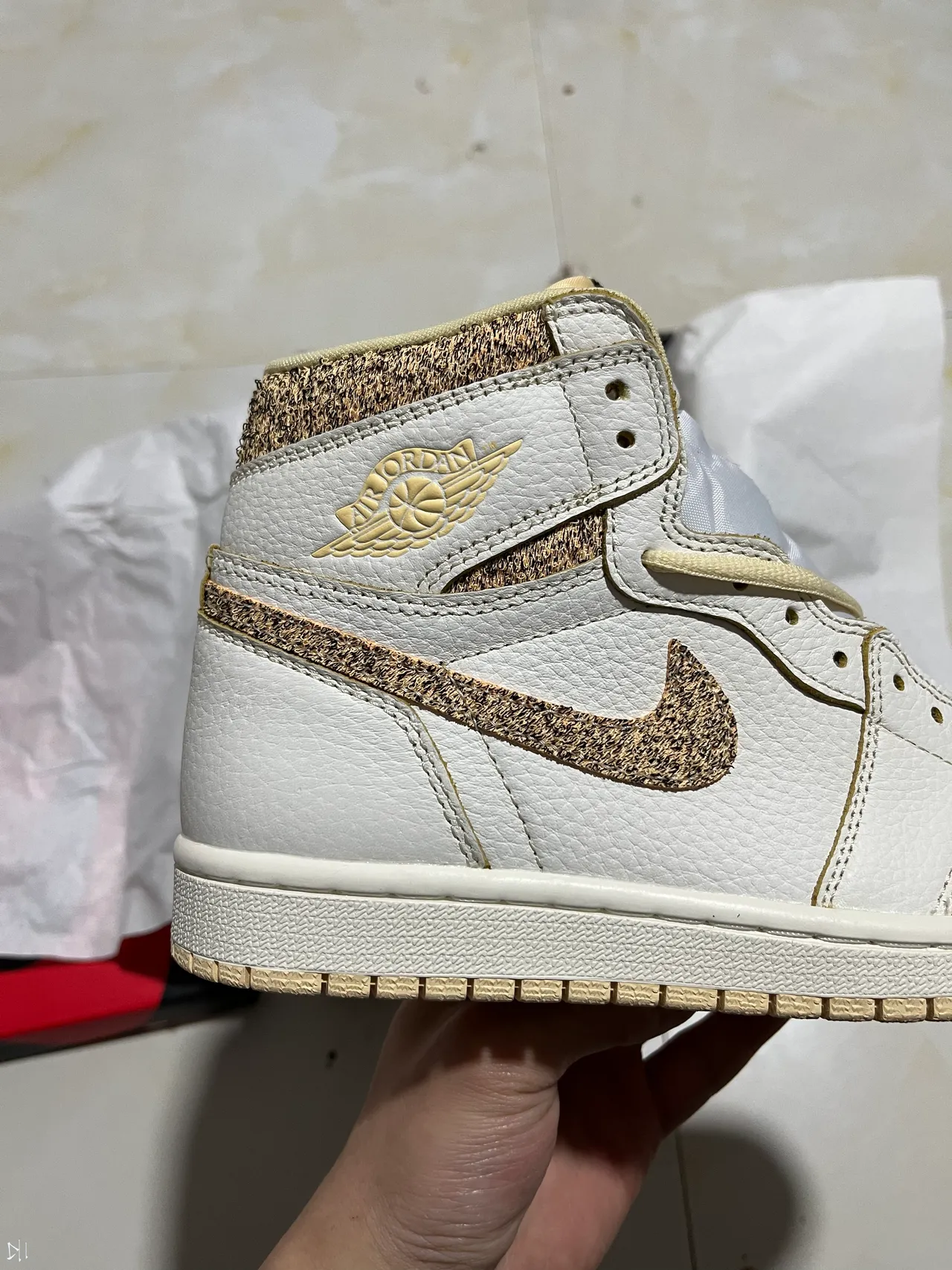 Air Jordan 1 High White Gold Glitter Basketball Shoes 8