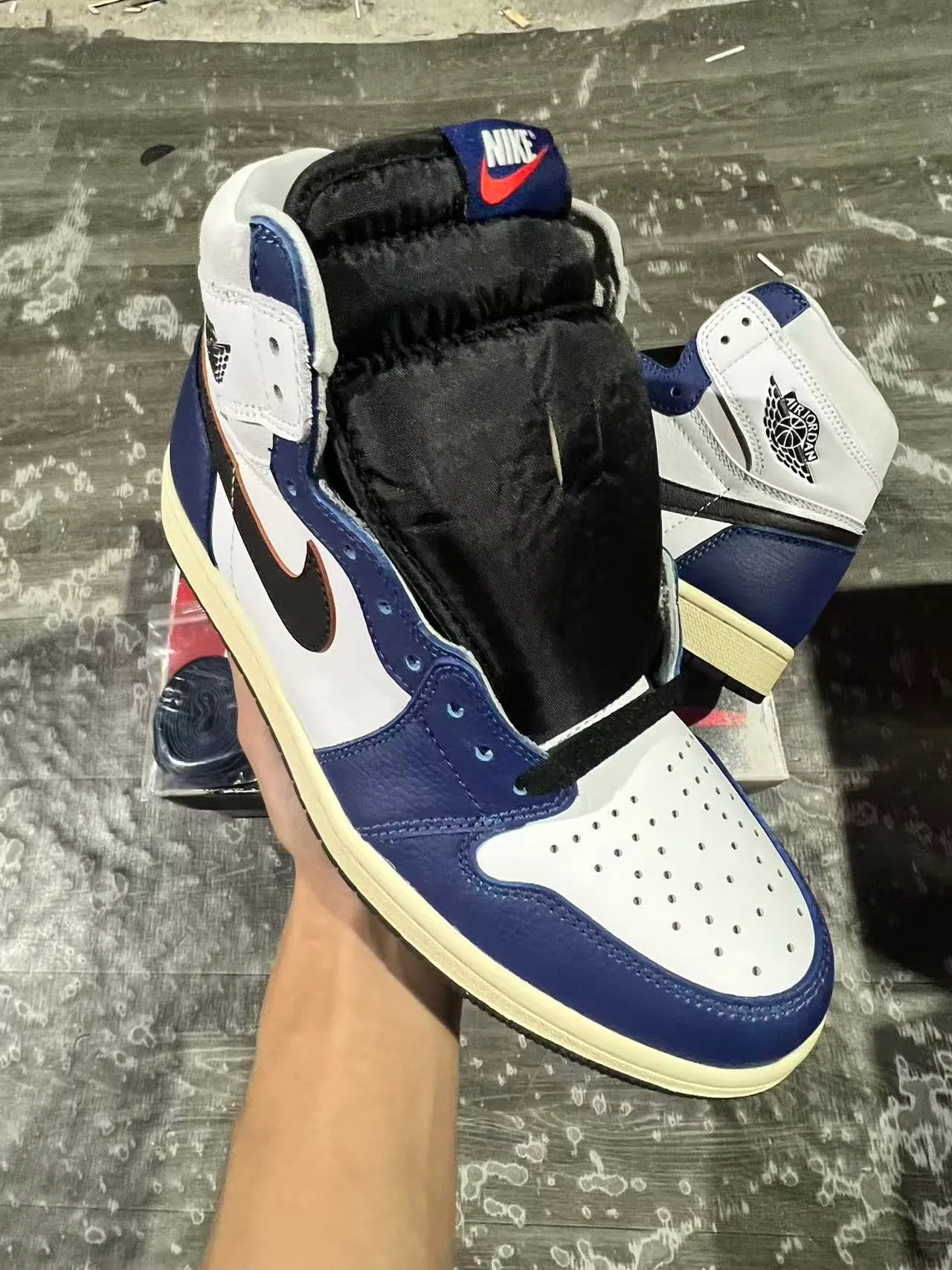Air Jordan 1 High White Royal Blue Black Basketball Shoes 2