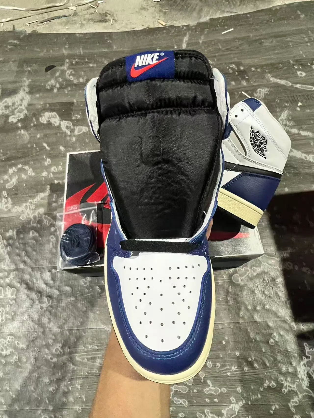 Air Jordan 1 High White Royal Blue Black Basketball Shoes 3