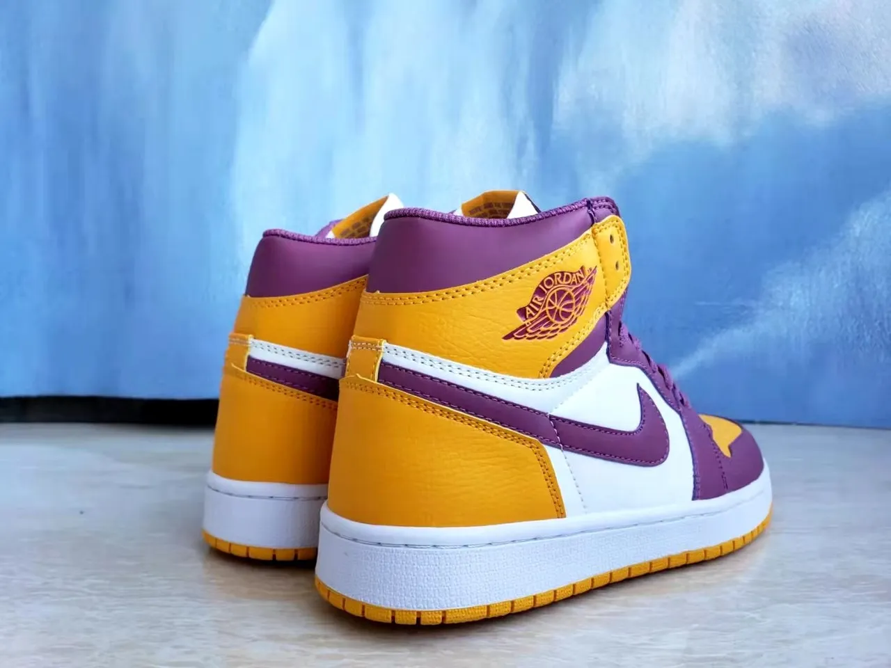Air Jordan 1 बैंगनी और पीले कलर-ब्लॉक बास्केटबॉल जूते 5