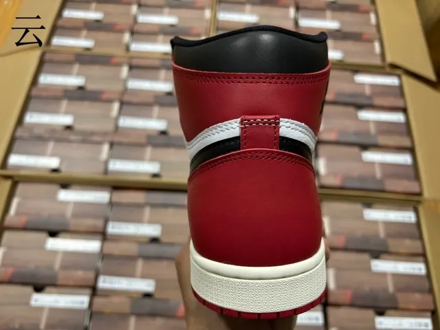 Air Jordan 1 Vermelho Preto High-Top Com Painéis De Couro Tênis De Basquete 12